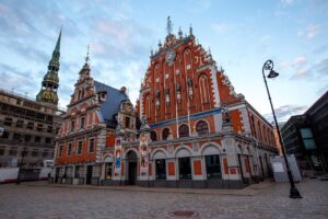 美白クリームで黒ずみを改善する市販で人気のランキングは？